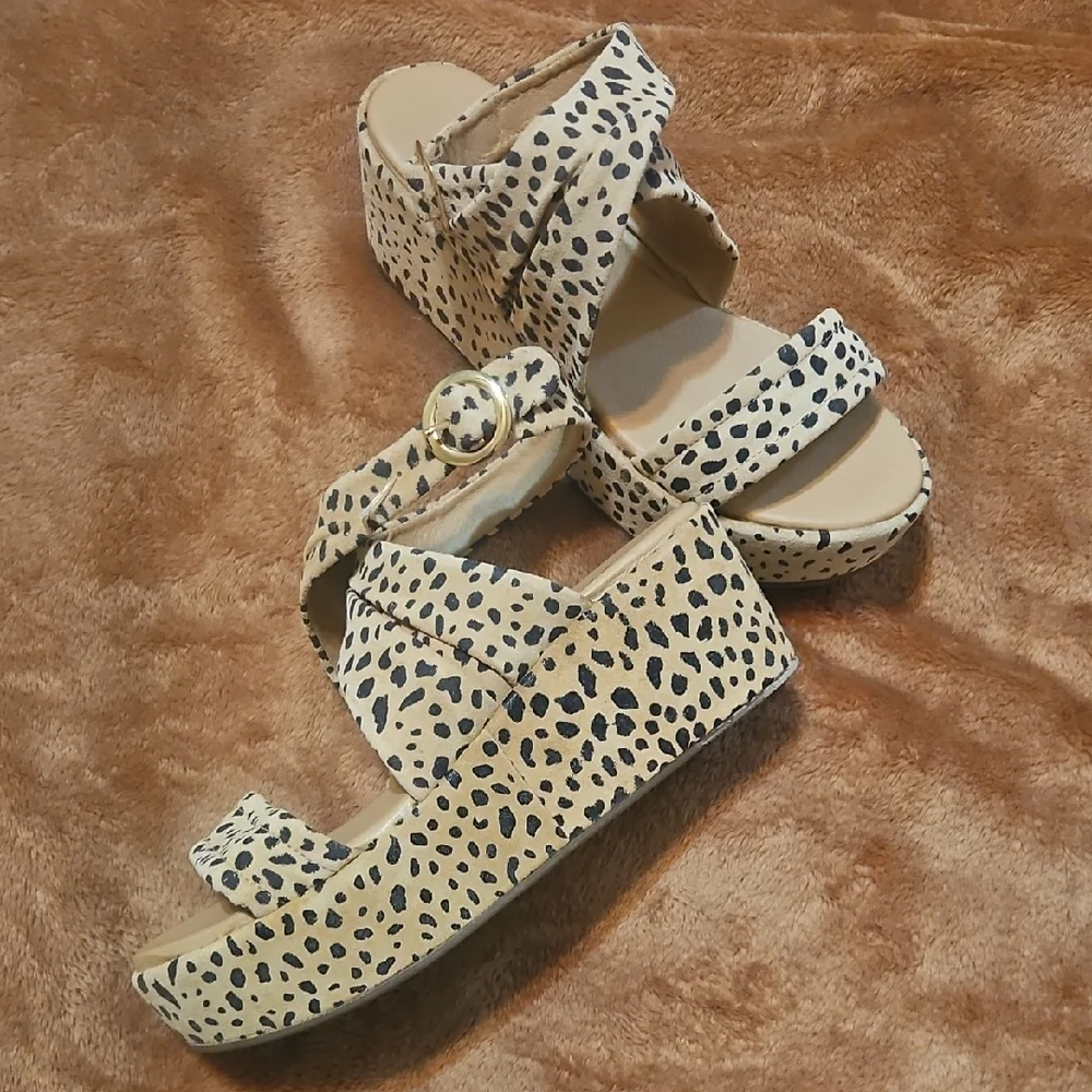 Women’s Platform Sandal - Beige Leopard Print